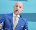 Bild: Michael Kappeler/dpa
Hoffmann sieht in der Eingliederung von Politikern in die gesetzliche Rente nicht die Lösung. (Archivbild)