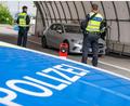 Bild: Peter Kneffel/dpa
Die Bundespolizei kontrolliert seit einiger verstärkt auch an den bayerischen Außengrenzen. (Archivbild)
