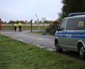 Bild: Tobias Junghannß/dpa
Die Polizei war auch nach Tagesanbruch am Ort des Geschehens.