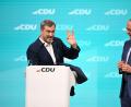 Bild: Katharina Kausche/dpa
CSU-Chef Söder und Kanzler Merz (r) werden auf dem CSU-Parteitag versuchen, für neues Vertrauen der Unionsanhänger in die Arbeit der Bundesregierung zu werben. (Archivbild)