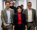 Bild: Fabian Sommer/dpa
Die Spitzen von Linke, Grünen und SPD haben ihre Sondierungen zur Regierungsbildung erfolgreich abgeschlossen.