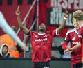 Bild: Daniel Karmann/dpa
Mohamed Zoma (m) verletzte sich beim Spiel in Cottbus. Wann kann er wieder jubeln? (Archivbild)