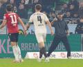 Bild: Michael Matthey/dpa
Hannovers neuer Trainer Sandro Wagner beim 1:1 gegen den FC St. Pauli.
