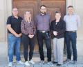 Bild: Annemarie Mösbauer
Der neue Schulverband Winklarn: Andreas Sorgenfrei, Dritte Bürgermeisterin Melanie Käsbauer, Rektor Josef-Benedikt Kugler, Erste Bürgermeisterin Sonja Meier und Zweiter Bürgermeister Christian Obermeier (von links).