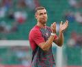 Bild: Armando Franca/AP/dpa
Diese Strafe dürfte Cristiano Ronaldo nur wenig tangieren. (Archivbild)