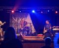 Bild: Sarah Piekacz
Energiereicher, lauter Punk-Rock: Die Band "Noopinion" riss mit ihrer Musik nicht nur das Publikum mit, sondern bei ihrem wilden Auftritt auch das eigene Banner ab.