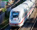 Bild: Philipp von Ditfurth/dpa
Der ICE hielt nicht in Fulda, obwohl er das laut Fahrplan hätte tun müssen. (Symbolbild)
