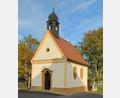 Bild: Werner Schulz
Die Ortschaft Burgstall feiert am 24. Oktober den 100. Weihetag ihrer Dorfkapelle St. Martin. Kriegsheimkehrer hatten das Kirchlein errichtet.