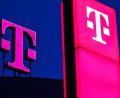 Bild: Oliver Berg/dpa
Das Telekom-Logo an der Bonner Konzernzentrale - dort ist das Handynetz gut, anderswo gibt es noch Lücken. (Archivbild)