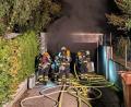 Bild: -/Feuerwehr München/dpa
Bei dem Brand im Stadtteil Moosach wurden etwa zehn Autos beschädigt, die Polizei ermittelt wegen Brandstiftung.