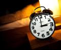 Bild: Sina Schuldt/dpa
Am Ende der Sommerzeit wie Uhr wird um eine Stunde zurückgestellt. (Symbolbild)
