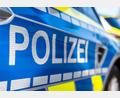 Bild: David Inderlied/dpa
Vier junge Fußballfans sind in Berg bei Neumarkt von mehreren Vermummten in ihrem Auto angegriffen und ausgeraubt worden. (Symbolbild)