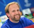 Bild: Angelika Warmuth/dpa
„Es ändert sich nicht viel für mich.“ Co-Trainer Aaron Danks muss seinen erkrankten Chef vertreten.