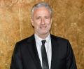 Bild: Evan Agostini/Invision/AP/dpa
Der US-Comedian hat seinen Vertrag bei der „Daily Show“ verlängert. (Archivbild)