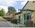 Bild: Gertraud Portner
Für den Kindergarten Teunz gibt es Pläne für einen Anbau an die Krippe (oranges Gebäude). Voraussetzung ist allerdings ein passendes Förderprogramm.