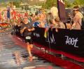Bild: Neidl/privat
Nach zehn Stunden harter Arbeit: David Neidl beim Ironman Hawaii auf dem Weg in Richtung Ziel.