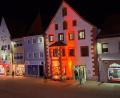 Archivbild: Gewerbeverein Auerbach
Bunt angestrahlte Fassaden – das war "Auerbach leuchtet" bei der Premiere 2025. Jetzt gibt es eine Neuauflage.
