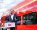 Bild: Pia Bayer/dpa
Bayerns Verkehrsminister Christian Bernreiter ist aktuell der Vorsitzende der Verkehrsministerkonferenz von Bund und Ländern. (Archivbild)