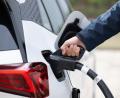 Bild: Sebastian Kahnert/dpa/dpa-tmn
Das Geld für die Elektroauto-Förderung wird laut Bundesumweltminister Carsten Schneider (SPD) noch eine Weile reichen (Symbolbild).