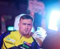 Bild: Bernd Thissen/dpa
Eine Runde weiter: Luke Littler