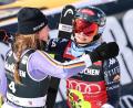 Bild: Marco Trovati/AP/dpa
Herausforderin und Dominatorin: Emma Aicher (l.) mit Mikaela Shiffrin. (Archivbild)