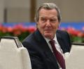 Bild: Johannes Neudecker/dpa
Alt-Bundeskanzler Schröder saß bei der Veranstaltung in der ersten Reihe.