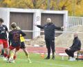 Bild: Hubert Ziegler
Dirigent an der Linie: Erkan Kara, Trainer des FC Amberg, zeigte sich nach der Niederlage gegen Sturm Hauzenberg nicht unzufrieden mit der Leistung seiner Mannschaft. Kritik übt er allerdings am Schiedsrichter.