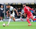 Bild: Uwe Anspach/dpa
Jan Gyamerah (l, SV 07 Elversberg) fällt wohl länger aus.