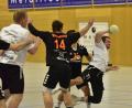 Bild: Hans Mark
Die Handballer der HSG Nabburg/Schwarzenfeld (weiße Trikots) besiegten die HG Amberg mit 34:31.