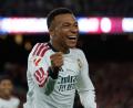 Bild: Joan Monfort/AP/dpa
Kylian Mbappé entschied den Clásico beim FC Barcelona.
