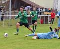 Bild: Rudi Gebert
Der SV Mitterteich besiegte am Samstag den TSV Obernsees mit 3:0. Hier zieht der Mitterteicher Pascal Höcht an Hannes Brendel vorbei.