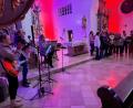 Bild: Andreas Meier
Musik, besinnliche Texte und eindrucksvolle Lichteffekte sorgten in der Wurzer Pfarrkirche St. Matthäus nicht nur für einen besonderen Abend. Die musikalische Reise berührte auch die Herzen der Besucher.