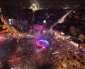 Bild: Armin Durgut/AP/dpa
Auf dem Belgrader Slavija-Platz feierten die Menschen Vucics Wahlniederlage.