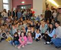 Bild: Josef Rosner
Francesco Rafaniello inmitten seiner Kinder des Kinderhauses "Die kleinen Hankerler". Zum 80. Geburtstag gratulierten Bürgermeister Stefan Grillmeier und Kinderhausleiterin Susanne Fellner (rechts, neben dem Jubilar stehend)
