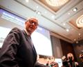 Bild: Kay Nietfeld/dpa
Während Merz in Asien unterwegs ist, gewinnt in Deutschland die Debatte über die Steinmeier-Nachfolge an Fahrt.