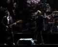 Bild: picture alliance / Britta Pedersen/dpa-Zentralbild/ZB
U2 begeisterten ihre Fans auch 2017 bei ihrer „The Joshua Tree“-Tour im Olympiastadion. (Archivbild)
