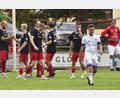 Bild: Hans Mark
So war's im Hinspiel: Neun Mal jubelnde Dürnsrichter (schwarze Trikots), frustrierte Dürnsrichter (rechts Torwart Benedikt Höpfl). Nach dem 1:9 im Hinspiel empfangen die Diendorfer die DJK am Samstag zum Rückspiel.