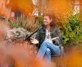 Bild: gld
Wir haben Imkerin Lena Graml für das Podcast-Gespräch in ihrem Garten in Ursensollen getroffen.