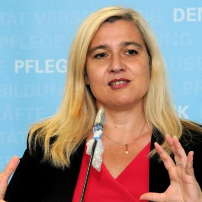 Die bayerische Gesundheitsministerin Melanie Huml zu Dr. Dr. Markus Schick