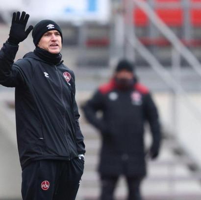 Tobias Schweinsteiger, eigentlich Co-Trainer und am Samstag Coach im Spiel gegen den HSV 