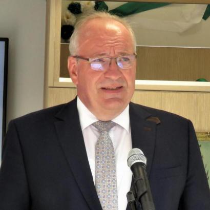 Bezirkstagspräsident Franz Löffler zur Einrichtung des Jugend-Mobils