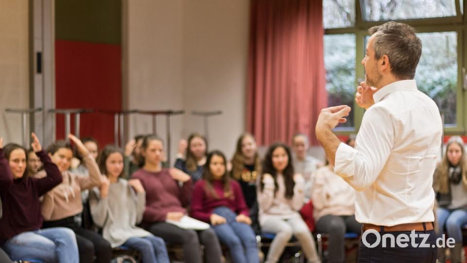 Gedächtnistrainer Markus Hofmann zu Gast im EllyHeussGymnasium