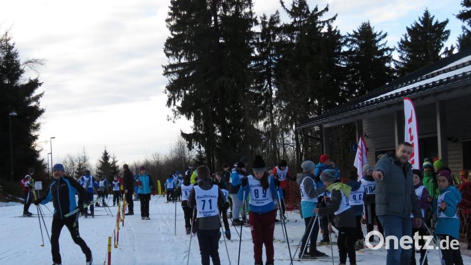 Von wegen nichts los in den Stiftländer Skigebieten: Auf der Silberhütte herrscht derzeit mehrmals in der Woche Skibetrieb fast wie in den Alpen.