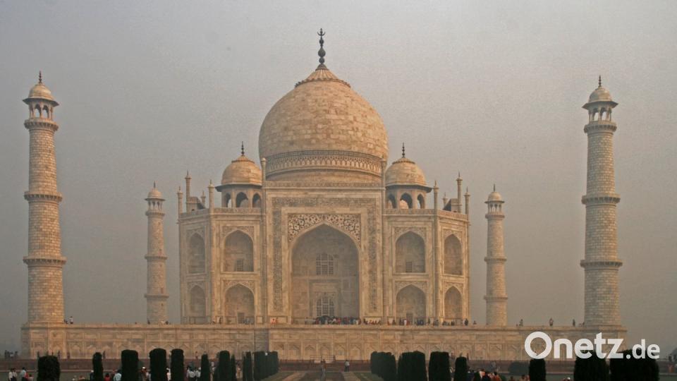Das Taj Mahal, das &quot;Grabmal der Liebe&quot; im Morgennebel.	Bilder: exb (5)