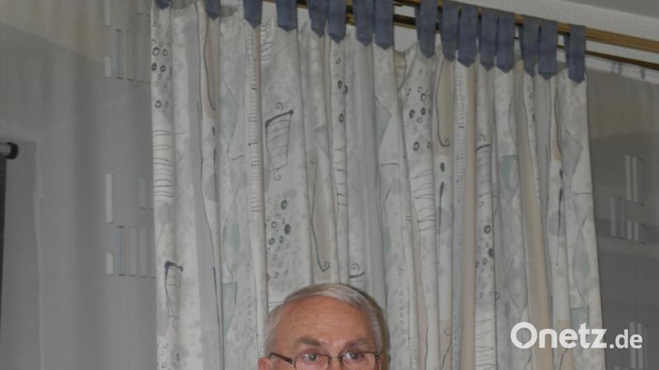Vorsitzender Willi Buchfelder berichtete bei der Jahreshauptversammlung des Heimatvereins über das vergangene Jahr. Bild: abu