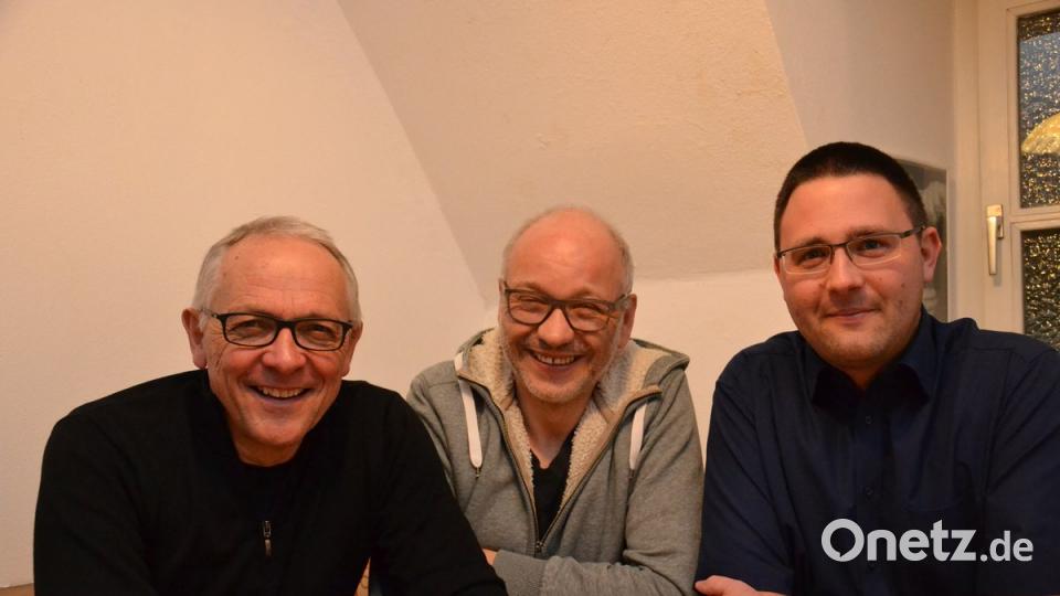 Peter Geiger, Hans Lauterbach und Michael Kernl freuen sich auf neue Flüchtlings-Paten.	Bild: Royer