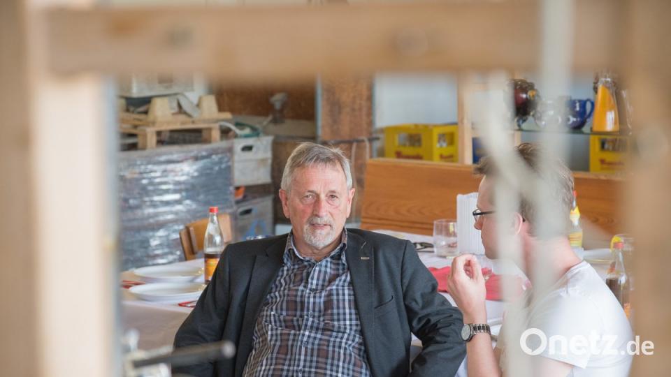 Professor Lenhart im Gespräch mit einem seiner Doktoranten
