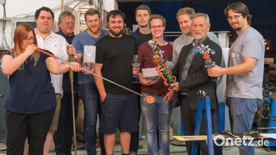 Gruppenfoto mit Trophäen- die Meisterstücke stammen jedoch aus den Händen der Hofmeisters