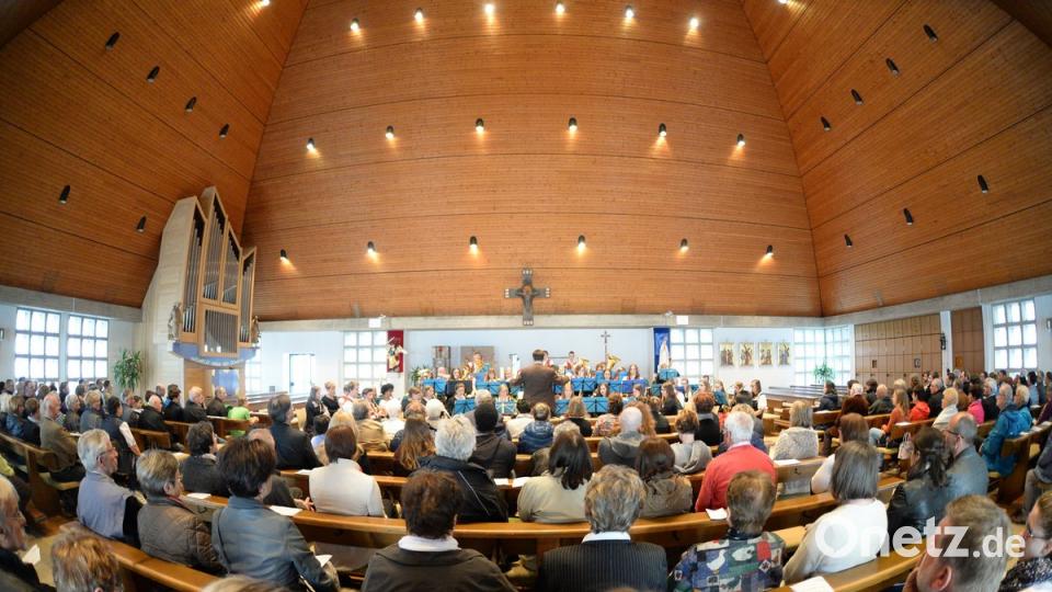 Ein Höhepunkt für die Musikkapelle Ursensollen um Dirigent Stefan Neger. Das Kirchenkonzert ohne Kirchenlieder in der Hohenkemnather Pfarrkirche.