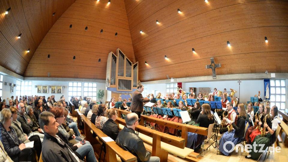 Ein Höhepunkt für die Musikkapelle Ursensollen um Dirigent Stefan Neger. Das Kirchenkonzert ohne Kirchenlieder in der Hohenkemnather Pfarrkirche.